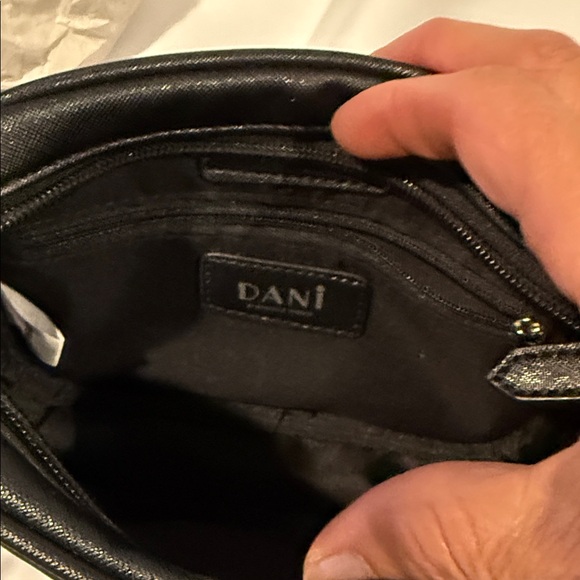 DANI BY DANIELLE NICOLE Mouse Black and Red Crossbody Bag faux leather - Picture 8 of 9